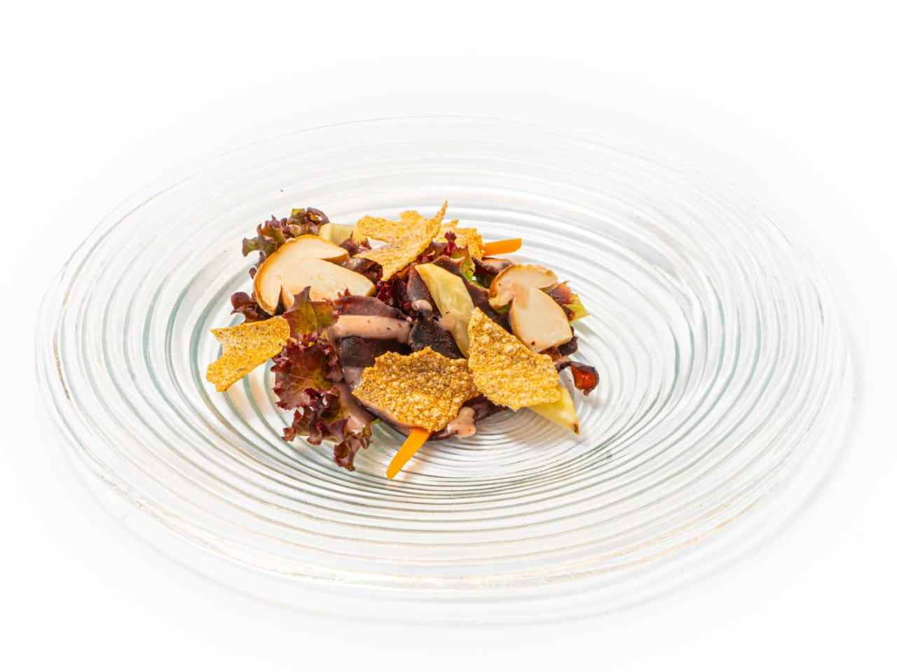 Carpaccio di 'carn salada' con chips di polenta croccante e porcini