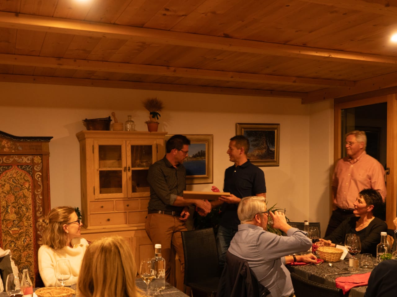 Il guardiano della selvaggina Livio Costa premiato con il coltello del nostro Club